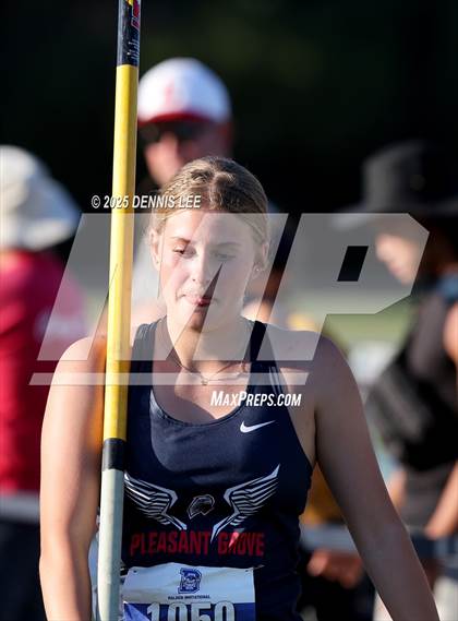 Thumbnail 1 in Halden Invitational (Pole Vault) photogallery.