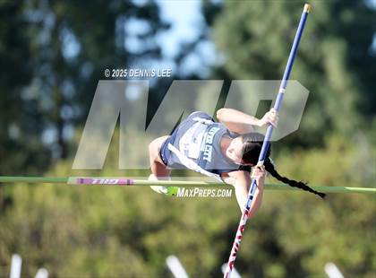 Thumbnail 2 in Halden Invitational (Pole Vault) photogallery.