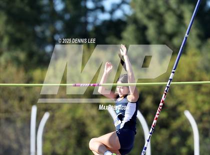 Thumbnail 2 in Halden Invitational (Pole Vault) photogallery.