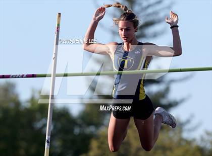 Thumbnail 1 in Halden Invitational (Pole Vault) photogallery.
