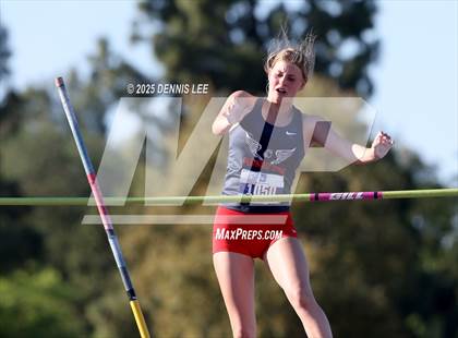 Thumbnail 1 in Halden Invitational (Pole Vault) photogallery.