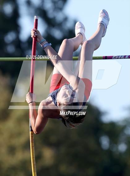 Thumbnail 2 in Halden Invitational (Pole Vault) photogallery.