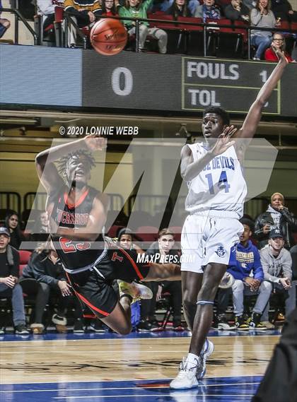 Thumbnail 1 in Haldane vs. Tuckahoe (Section 1 Class C Semifinal) photogallery.