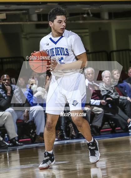 Thumbnail 1 in Haldane vs. Tuckahoe (Section 1 Class C Semifinal) photogallery.