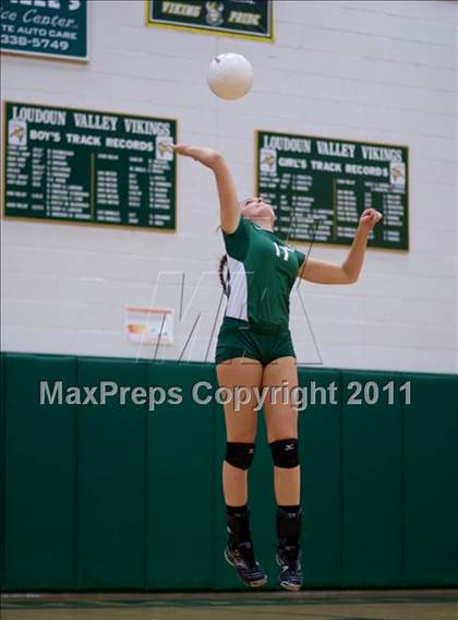 Thumbnail 3 in Heritage @ Loudoun Valley photogallery.