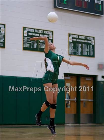 Thumbnail 1 in Heritage @ Loudoun Valley photogallery.