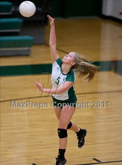 Thumbnail 1 in Heritage @ Loudoun Valley photogallery.