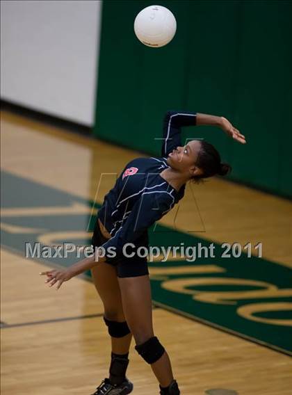 Thumbnail 3 in Heritage @ Loudoun Valley photogallery.