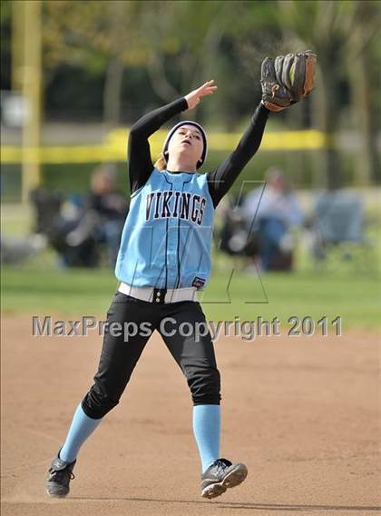 Thumbnail 2 in Pleasant Valley vs. Roseville (Stephanie LeDoux Tournament) photogallery.