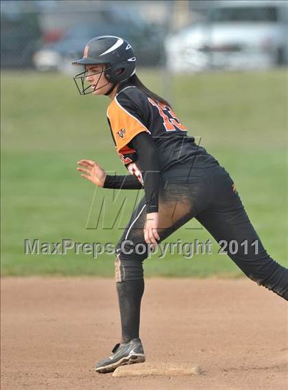 Thumbnail 2 in Pleasant Valley vs. Roseville (Stephanie LeDoux Tournament) photogallery.