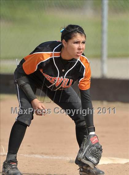 Thumbnail 2 in Pleasant Valley vs. Roseville (Stephanie LeDoux Tournament) photogallery.