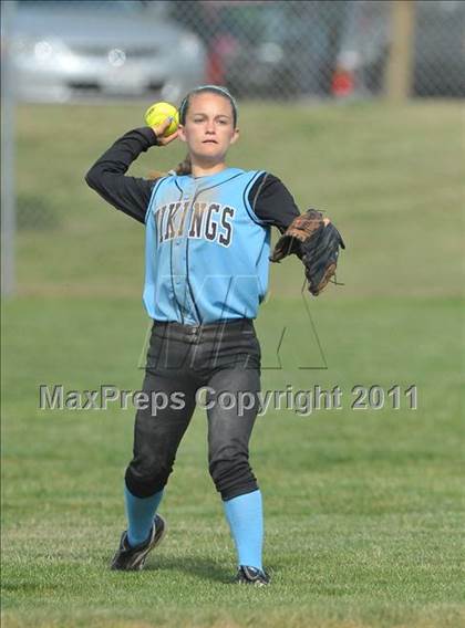 Thumbnail 1 in Pleasant Valley vs. Roseville (Stephanie LeDoux Tournament) photogallery.