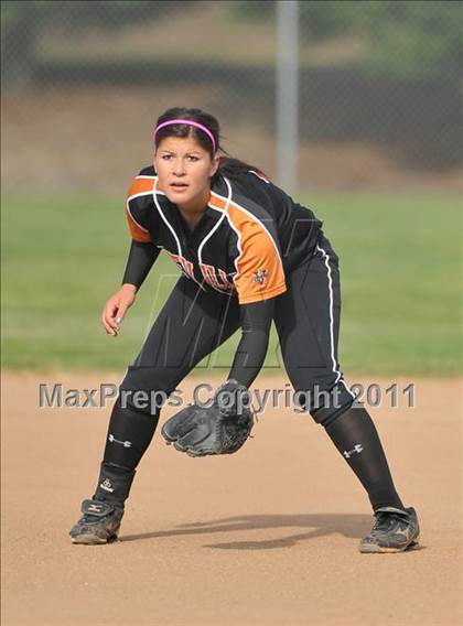 Thumbnail 1 in Pleasant Valley vs. Roseville (Stephanie LeDoux Tournament) photogallery.