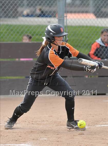 Thumbnail 3 in Pleasant Valley vs. Roseville (Stephanie LeDoux Tournament) photogallery.