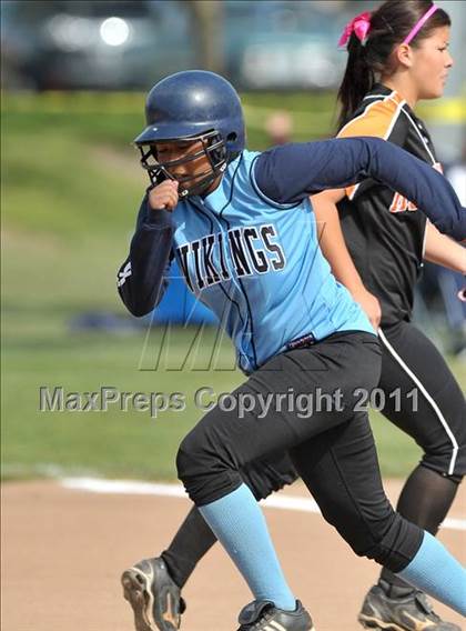 Thumbnail 3 in Pleasant Valley vs. Roseville (Stephanie LeDoux Tournament) photogallery.