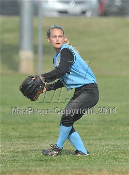 Thumbnail 3 in Pleasant Valley vs. Roseville (Stephanie LeDoux Tournament) photogallery.