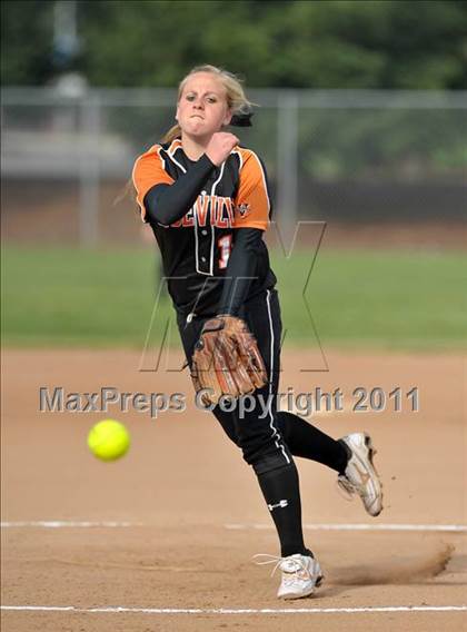 Thumbnail 2 in Pleasant Valley vs. Roseville (Stephanie LeDoux Tournament) photogallery.