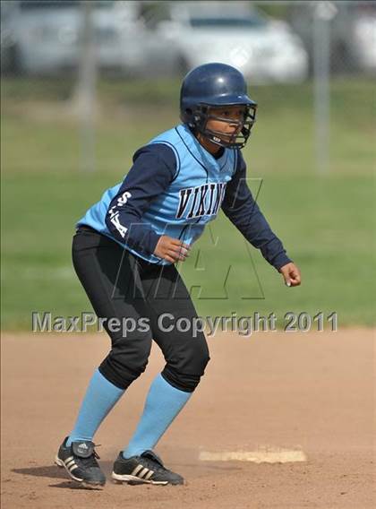 Thumbnail 1 in Pleasant Valley vs. Roseville (Stephanie LeDoux Tournament) photogallery.