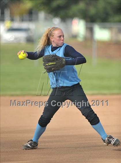 Thumbnail 2 in Pleasant Valley vs. Roseville (Stephanie LeDoux Tournament) photogallery.