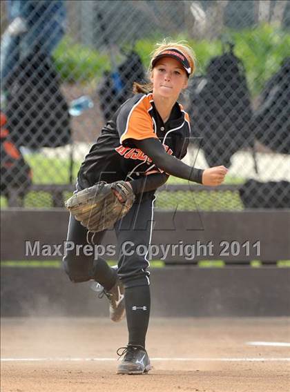 Thumbnail 3 in Pleasant Valley vs. Roseville (Stephanie LeDoux Tournament) photogallery.