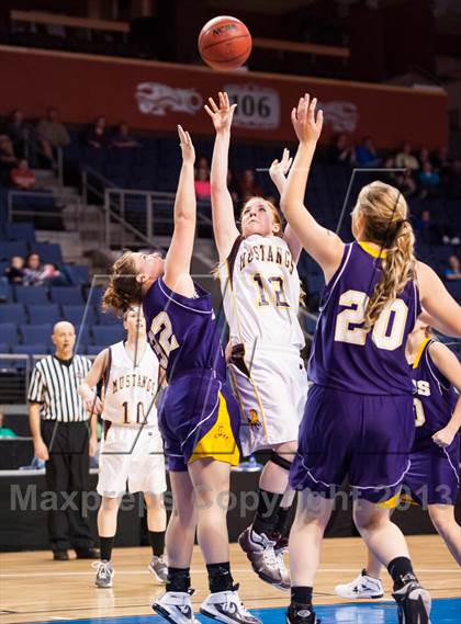 Thumbnail 3 in Kim vs. Eads (CHSAA 1A Final Four) photogallery.