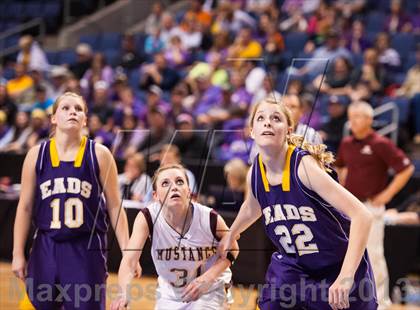 Thumbnail 1 in Kim vs. Eads (CHSAA 1A Final Four) photogallery.