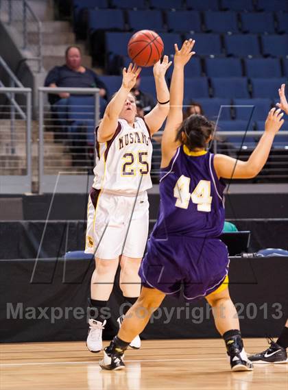 Thumbnail 1 in Kim vs. Eads (CHSAA 1A Final Four) photogallery.