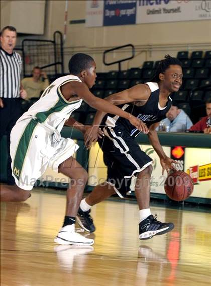 Thumbnail 1 in Monterey Trail vs. Valley (Hoops Classic 2009) photogallery.