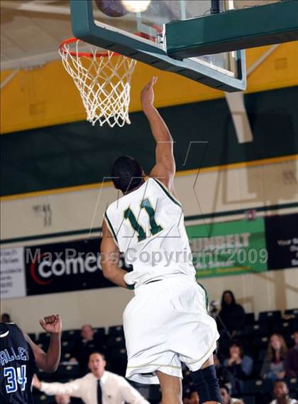 Thumbnail 1 in Monterey Trail vs. Valley (Hoops Classic 2009) photogallery.