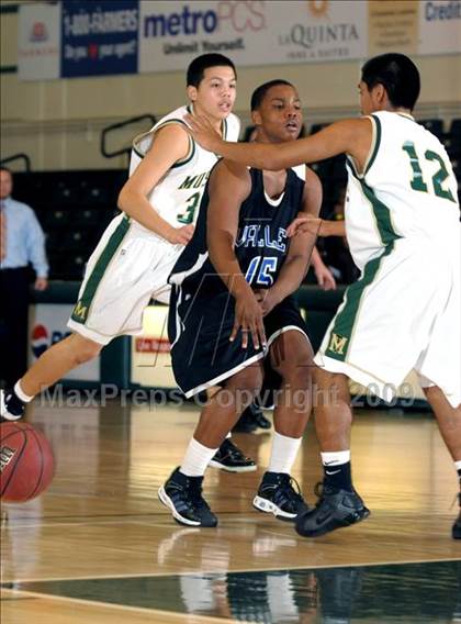 Thumbnail 1 in Monterey Trail vs. Valley (Hoops Classic 2009) photogallery.