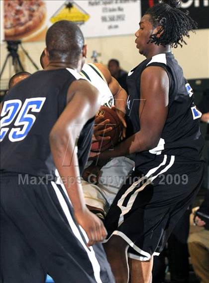 Thumbnail 1 in Monterey Trail vs. Valley (Hoops Classic 2009) photogallery.