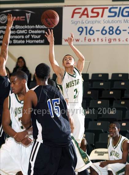Thumbnail 3 in Monterey Trail vs. Valley (Hoops Classic 2009) photogallery.