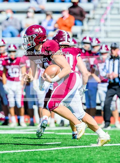 Thumbnail 2 in MacArthur vs. Garden City (Sec VIII Conf II Final) photogallery.