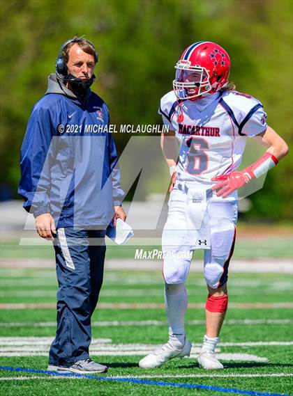 Thumbnail 3 in MacArthur vs. Garden City (Sec VIII Conf II Final) photogallery.