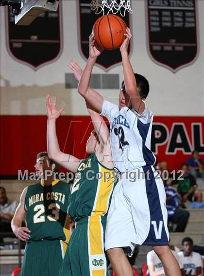 Thumbnail 3 in Mira Costa vs. Venice (Hilltop Classic) photogallery.