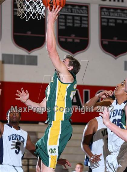 Thumbnail 2 in Mira Costa vs. Venice (Hilltop Classic) photogallery.