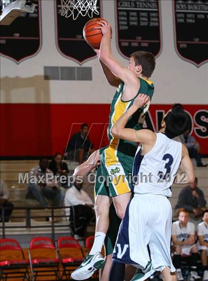 Thumbnail 1 in Mira Costa vs. Venice (Hilltop Classic) photogallery.
