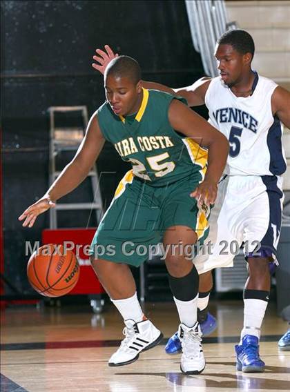 Thumbnail 2 in Mira Costa vs. Venice (Hilltop Classic) photogallery.