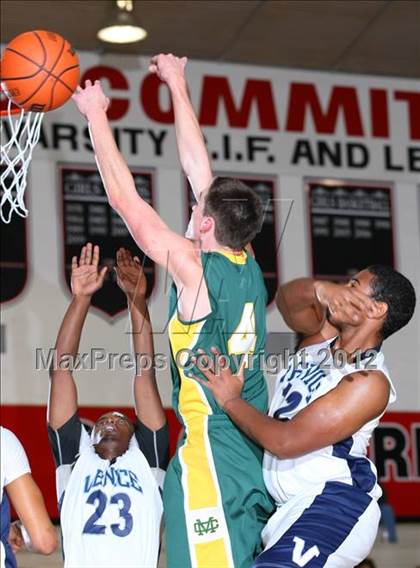 Thumbnail 3 in Mira Costa vs. Venice (Hilltop Classic) photogallery.