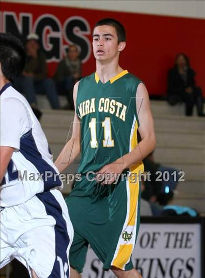 Thumbnail 3 in Mira Costa vs. Venice (Hilltop Classic) photogallery.