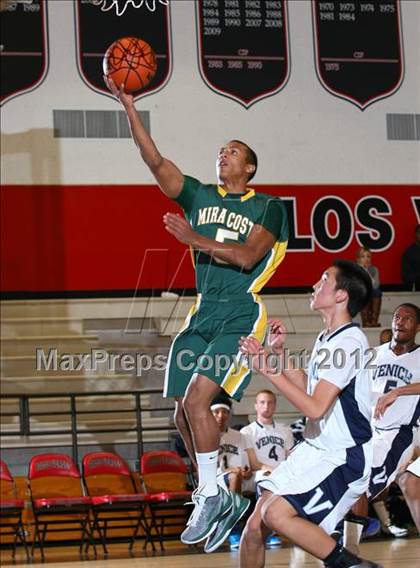 Thumbnail 3 in Mira Costa vs. Venice (Hilltop Classic) photogallery.