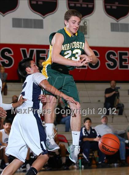 Thumbnail 2 in Mira Costa vs. Venice (Hilltop Classic) photogallery.