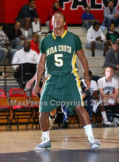 Thumbnail 1 in Mira Costa vs. Venice (Hilltop Classic) photogallery.
