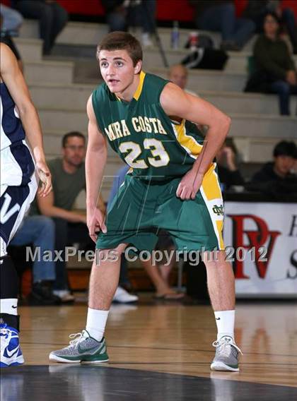 Thumbnail 2 in Mira Costa vs. Venice (Hilltop Classic) photogallery.