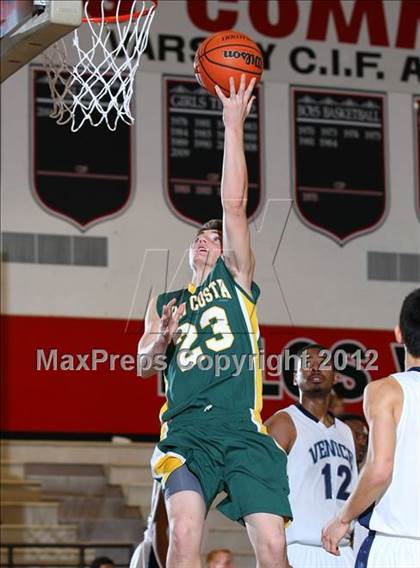 Thumbnail 3 in Mira Costa vs. Venice (Hilltop Classic) photogallery.