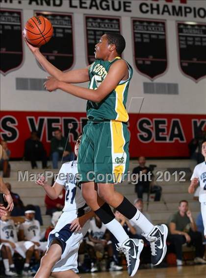 Thumbnail 2 in Mira Costa vs. Venice (Hilltop Classic) photogallery.