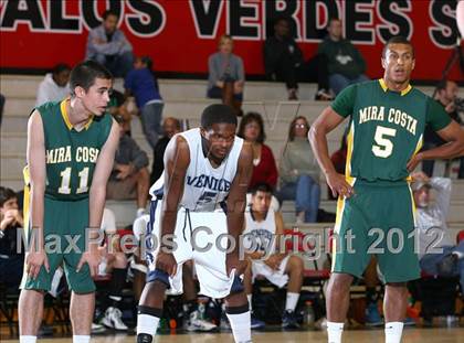 Thumbnail 3 in Mira Costa vs. Venice (Hilltop Classic) photogallery.