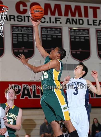 Thumbnail 3 in Mira Costa vs. Venice (Hilltop Classic) photogallery.