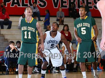 Thumbnail 1 in Mira Costa vs. Venice (Hilltop Classic) photogallery.