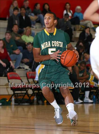 Thumbnail 2 in Mira Costa vs. Venice (Hilltop Classic) photogallery.